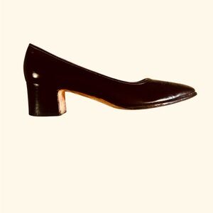 20% off Salvatore Ferragamo leather block heel shoes